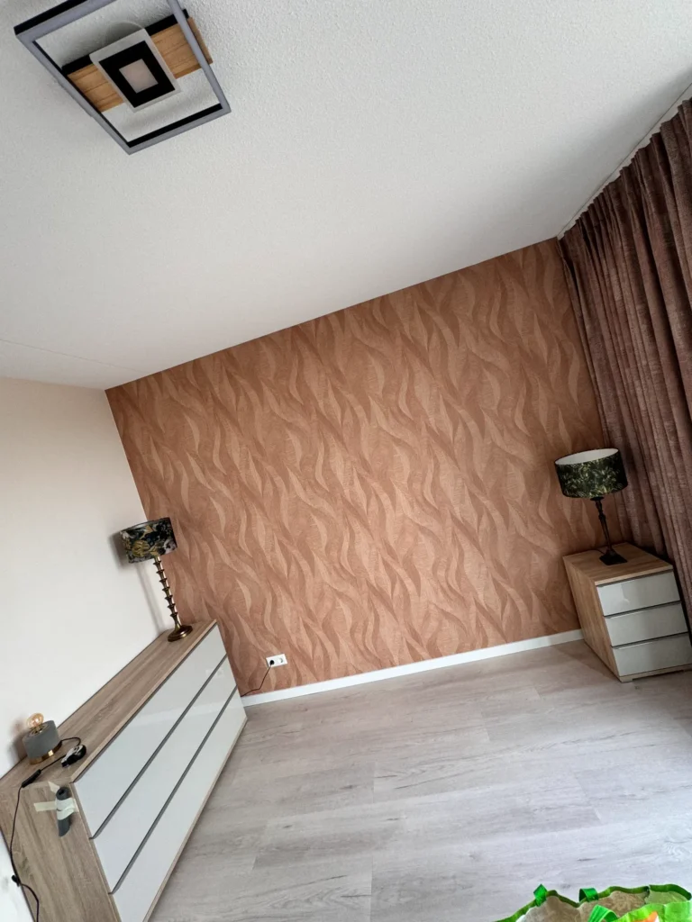 Gespoten plafond en wanden in een woning